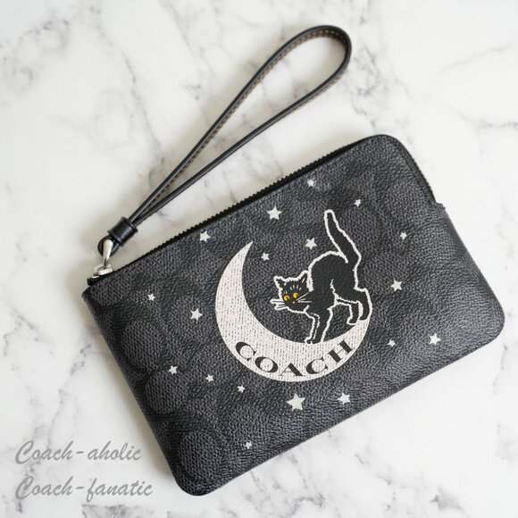NWT Coach CW869 Halloween Corner Zip Wristlet Black Cat Moon Signature - Picture 3 of 7